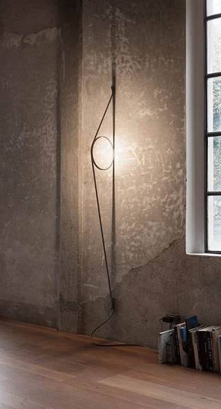 wandlamp/WireRingFlos/headerwirering-ceiling-wall-formafantasma-flos-f9513034-product-life-05_498x720_1630661763.jpg